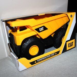 3/$55❤️new torn box Cat® Official Construction Fleet 10" Dump Truck Toy 82021